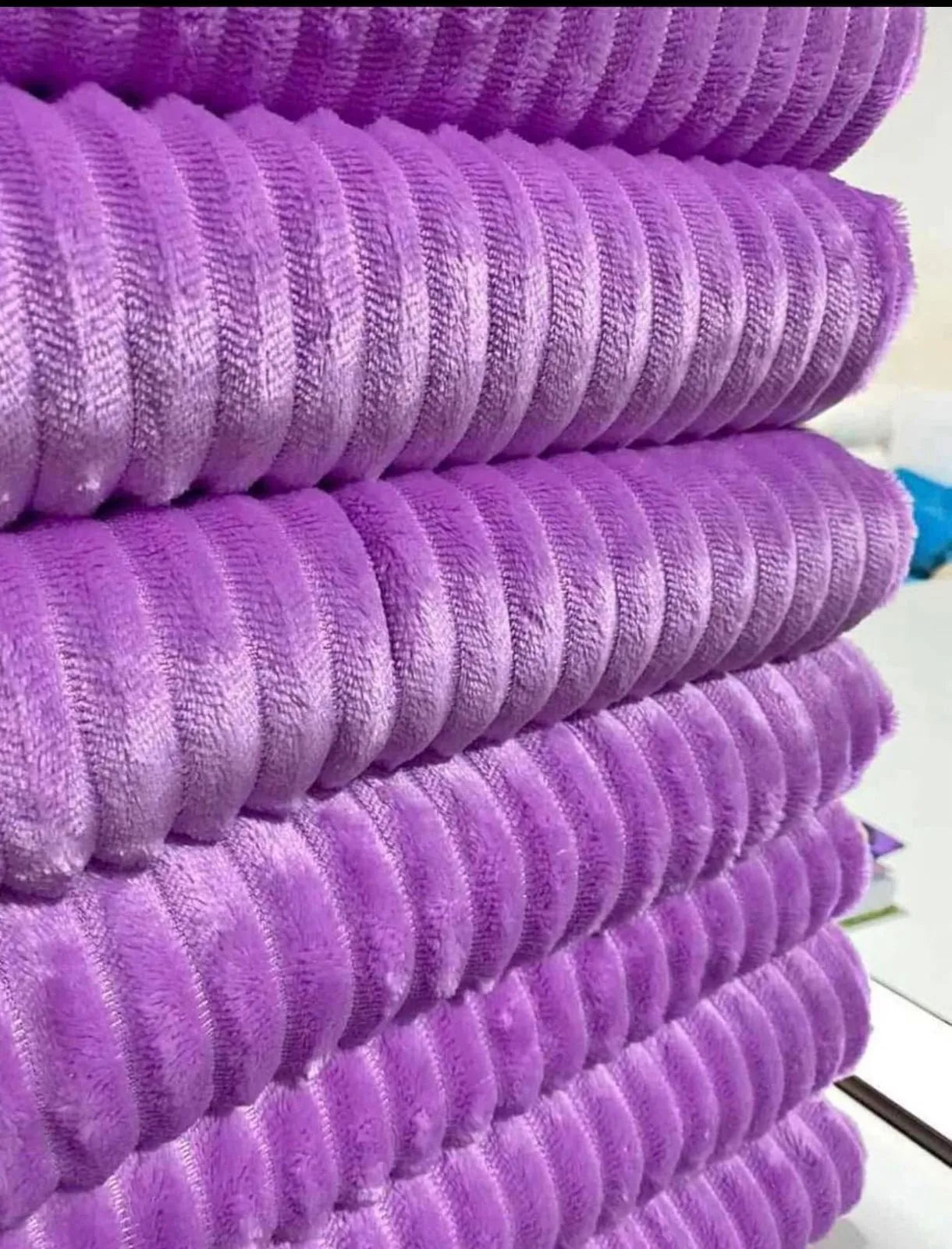 Cobija piel de conejo textura acanalada