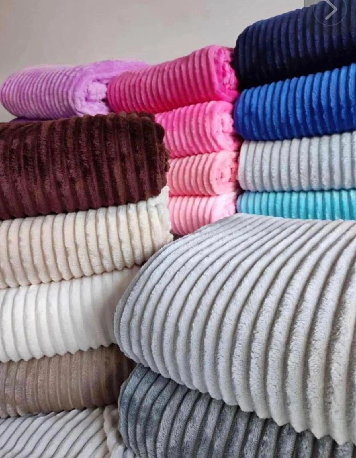 Cobija piel de conejo textura acanalada