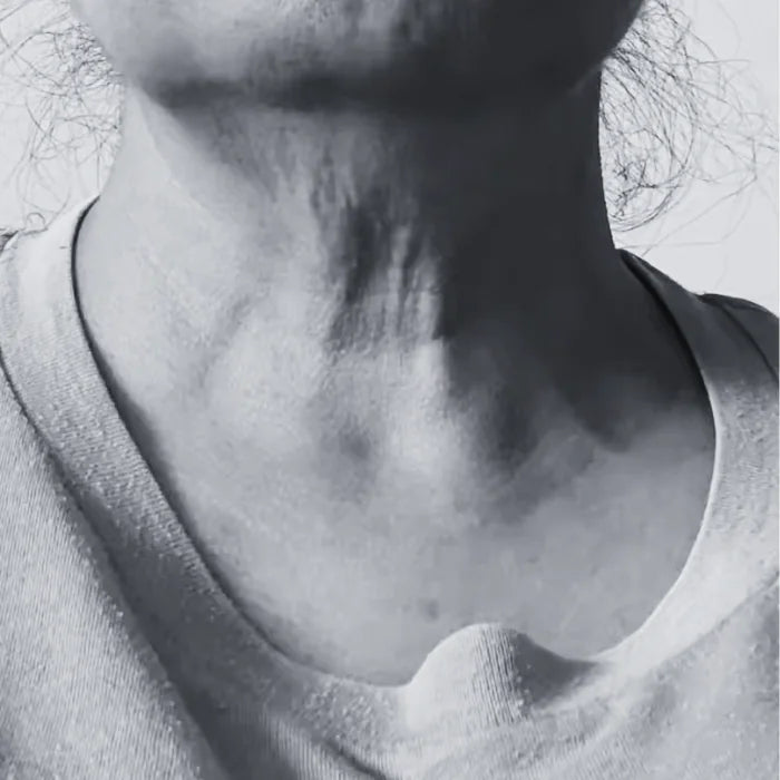 Describes the appearance of the image